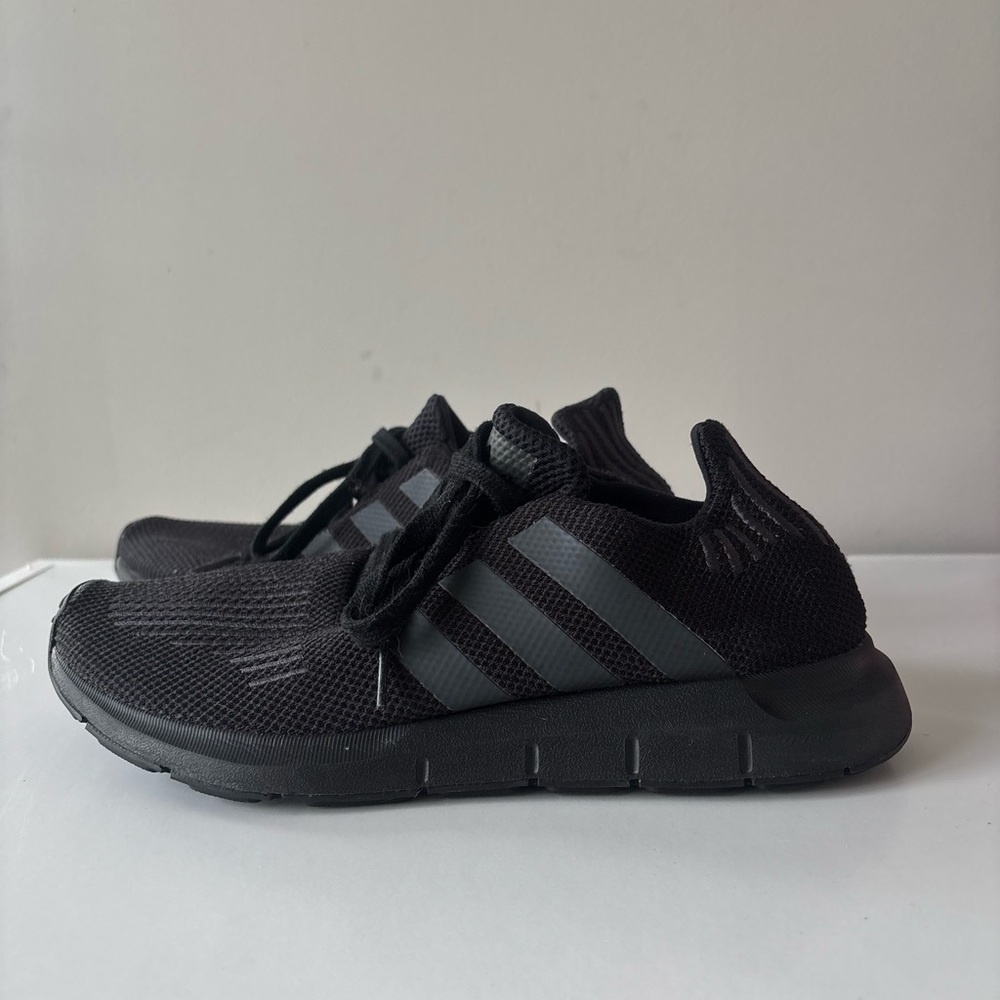 Adidas Swift Run Black Size 7